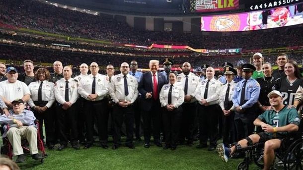 Donald Trump se convirtió en el primer presidente de Estados Unidos en asistir a un Super Bowl