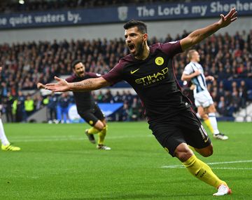 El Kun Agüero celebra su gol