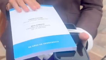 milei puso a estudiar a sus diputados electos: nos dieron un reglamento y la constitucion para ir leyendo milei puso a estudiar a sus diputados electos: nos dieron un reglamento y la constitucion para ir leyendo