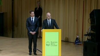 mauricio macri le entrego los atributos a rodriguez larreta en la usina del arte mauricio macri le entrego los atributos a rodriguez larreta en la usina del arte