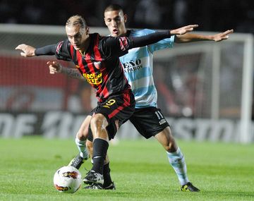 Racing se enfrenta a Colón con la ilusión de pelear arriba