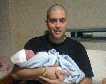 Fontanet debió ser atado de pies y manos durante su tratamiento