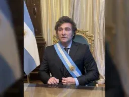 Milei se sentó en el sillón de Rivadavia por primera vez y lo compartió en Tiktok