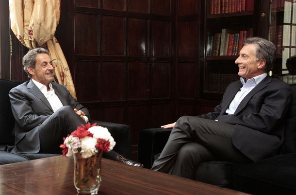 En campaña, tanto Macri como Scioli tendrán su foto junto al ex presidente Sarkozy