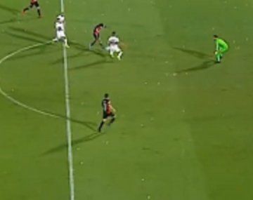 Escandalosos fallos: los dos goles que le anularon a Colón contra Olimpia