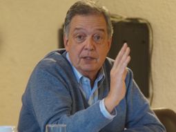 El ministro Fernando Mattos se mostró cauteloso sobre los efectos que aún tendrá la sequía en el agro. El ministro Fernando Mattos se mostró cauteloso sobre los efectos que aún tendrá la sequía en el agro.