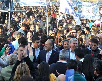 Adolfo Rodríguez Saá entregó viviendas en San Luis