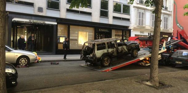 Impresionante robo a una tienda de lujo en exclusiva avenida de París
