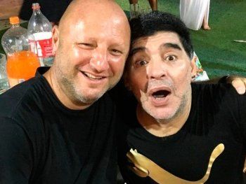 El enojo del amigo de Diego Maradona tras la denuncia de abandono en su tumba