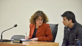 insolito: un condenado a 17 anos por un crimen, se fugo subiendose a una silla insolito: un condenado a 17 anos por un crimen, se fugo subiendose a una silla