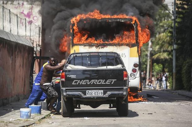 Un violento desalojo en Río de Janeiro deja 12 heridos y 27 detenidos