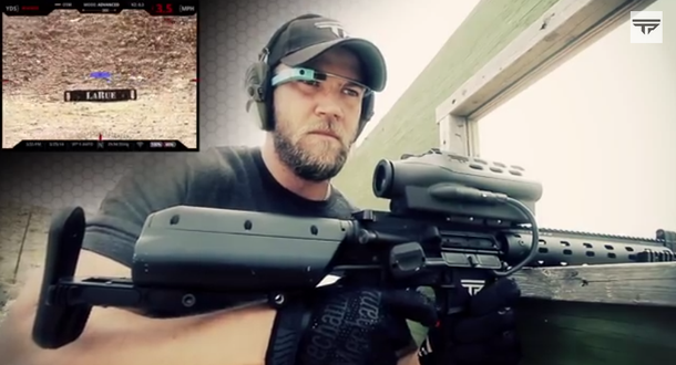 Una tecnología permite disparar sin ver por la mira gracias a Google Glass