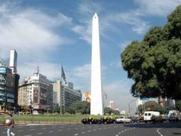 Domingo con cielo nublado y una temperatura de verano en Buenos Aires