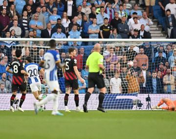 El tremendo golazo de Enciso para el 1-1 ente Brighton y Manchester City