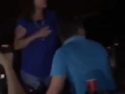 Se quedó dormido en el cine y la mujer le hizo un escándalo Se quedó dormido en el cine y la mujer le hizo un escándalo