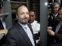 sabbatella: quiere comprar la complicidad de las corporaciones mediaticas sabbatella: quiere comprar la complicidad de las corporaciones mediaticas