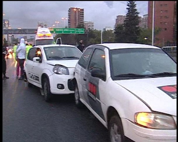 Múltiple choque en la Avenida General Paz: hay dos mujeres heridas