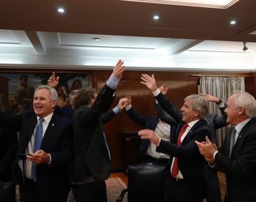 Euforia en el Gobierno: festejos libertarios por la salida del cepo