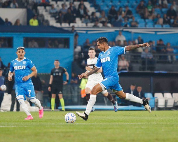 Liga Profesional de Fútbol: Racing y Platense igualaron 1-1 en el Cilindro