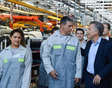 Abuchearon a Macri en una fábrica