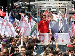 arrancaron los comicios en brasil: rousseff va por la reeleccion arrancaron los comicios en brasil: rousseff va por la reeleccion