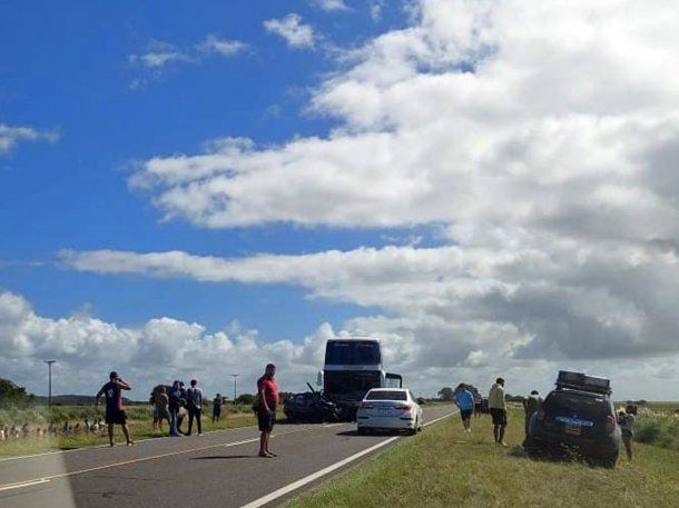 Recambio turístico en la Costa con un accidente fatal: dos muertos y cinco heridos