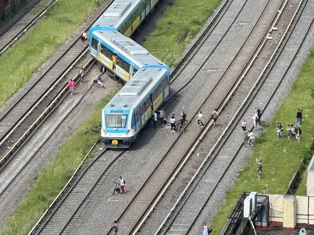 Descarriló una formación del Tren Sarmiento en Liniers: las imágenes