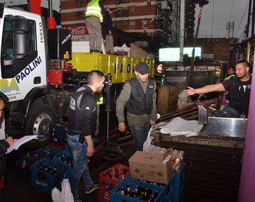 Clausuraron una feria clandestina en Liniers