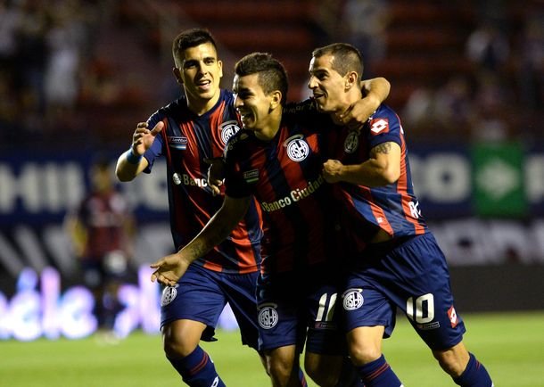 San Lorenzo goleó a All Boys y se acerca a Newells