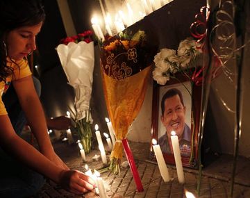 Comienzan a despedir los restos del Comandante