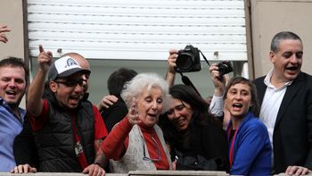 estela de carlotto se reunio finalmente con su nieto: ya pudo abrazar a su familia estela de carlotto se reunio finalmente con su nieto: ya pudo abrazar a su familia