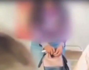 Video: alumnas pusieron una cámara oculta y descubrieron que la profesora les robaba