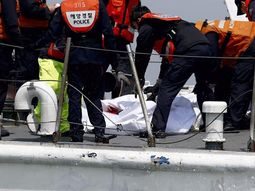 Ascienden a 52 los muertos por el naufragio del ferry