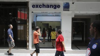 Los turistas pordrán comprar dólares de una manera más fácil Los turistas pordrán comprar dólares de una manera más fácil