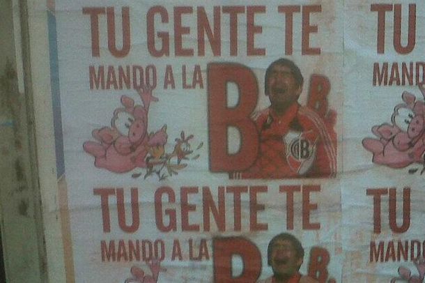 Los hinchas de Boca recibieron a los de River con afiches