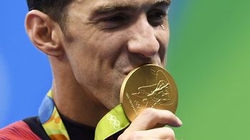 michael phelps logro su medalla de oro numero 19 y va por mas michael phelps logro su medalla de oro numero 19 y va por mas