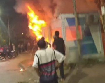La Matanza: incendiaron una garita policial tras el asesinato de una mujer