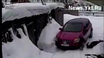 le rayo el auto y la atropello tres veces le rayo el auto y la atropello tres veces