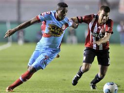 arsenal derroto a estudiantes y lo hunde en el fondo de la tabla arsenal derroto a estudiantes y lo hunde en el fondo de la tabla