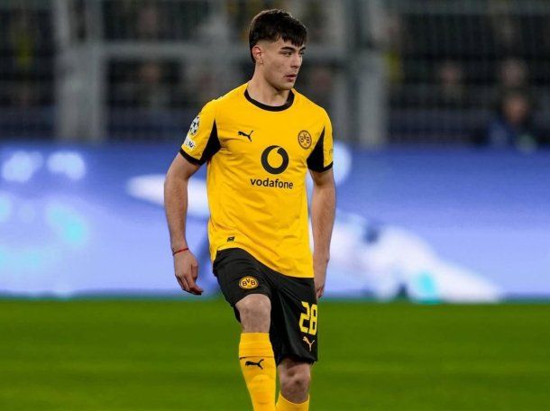 Nueva lesión de Aaron Anselmino y preocupación en Borussia Dortmund: qué le pasó