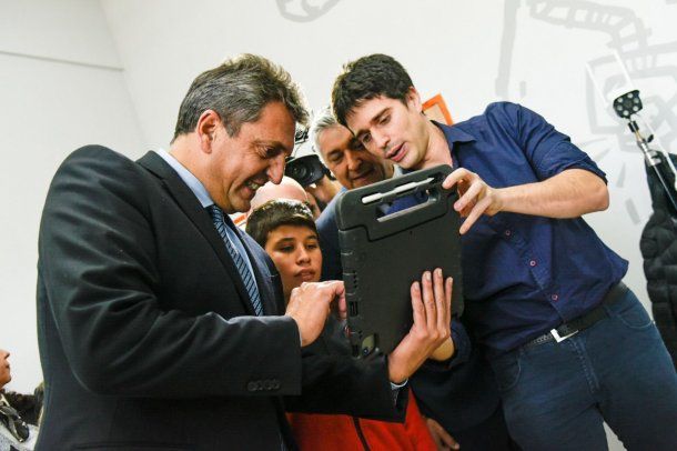 Massa: Cuando invertimos en educación, invertimos en futuro y en trabajo