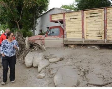 Corpacci anunció la construcción de casas para los damnificados por el alud