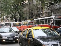 Caos en Recoleta por una protesta de micros escolares
