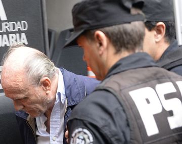 Courtaux al salir de los tribunales de San Martín. Foto Gentileza Gustavo Molfino.