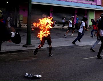 Así quemaron vivo a Orlando Figuera en Venezuela