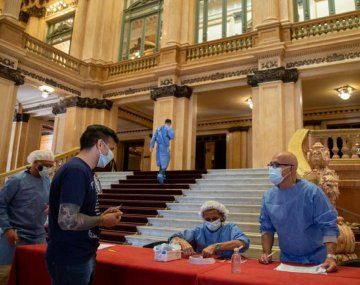 Ciudad mantiene su centro de testeo en el Teatro Colón
