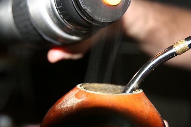 Aseguran que el mate caliente puede producir cáncer