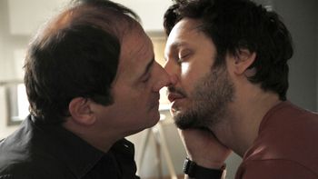 llego el momento: chavez y vicuna se besaron en la teve llego el momento: chavez y vicuna se besaron en la teve