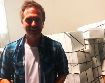 {altText(,#NoMásPiesDescalzos: Justo Lamas recibió una donación grande de calzado)}