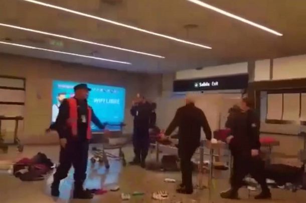 Así reaccionó un hombre al ser increpado por la AFIP en el aeropuerto